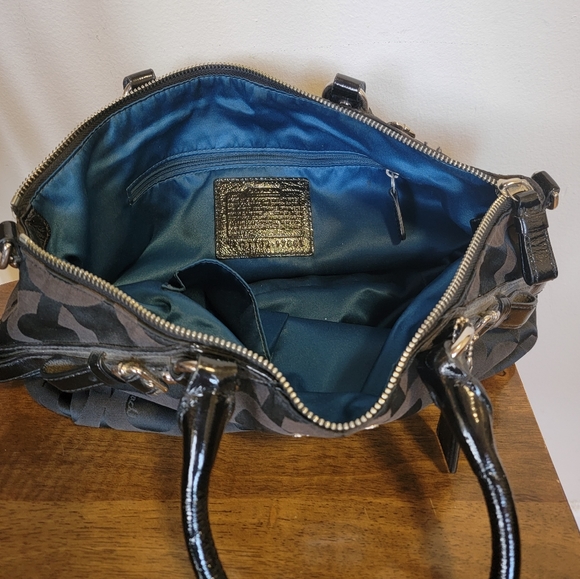 Coach purse - Picture 3 of 3